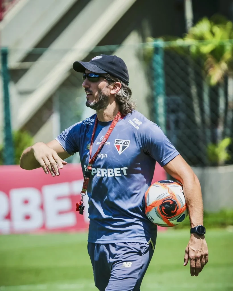 São Paulo: Elenco Reforçado para Brasileiro e Libertadores e Janela Ignorada.