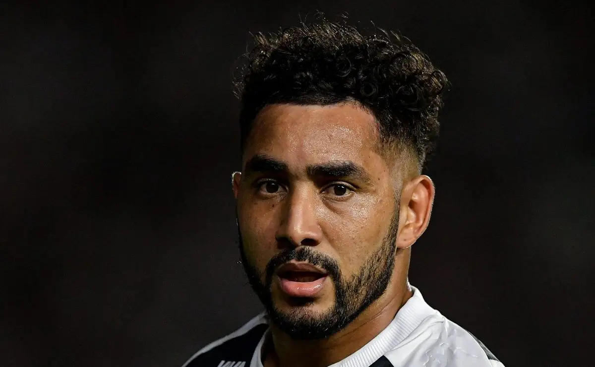 Vasco busca meia após aprovação de Carille e saída de Payet