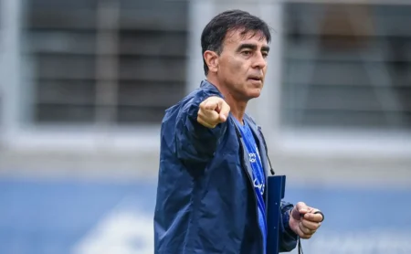 Grêmio encerra negociação de reforço de peso após exigência de Quinteros vazar