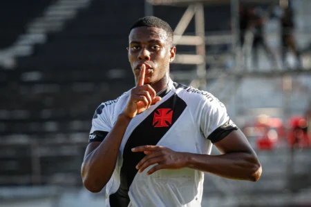 Cuiabá anuncia décimo reforço: volante Lucas Eduardo, ex-Vasco
