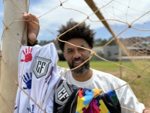 Craque do Corinthians ressurge em jogos de várzea após superar golpe e depressão