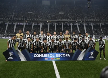 Botafogo mantém base vitoriosa, reforça elenco e ganha experiência em relação a 2024