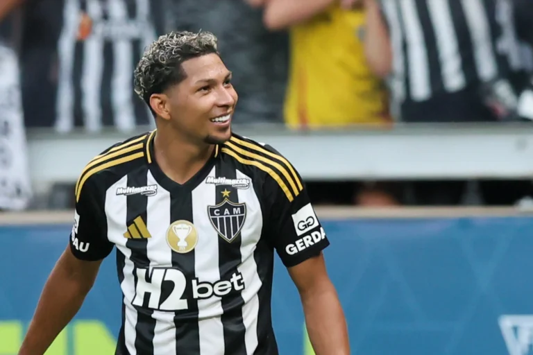 Atlético-MG: dirigente analisa elenco de 2024 e mudanças