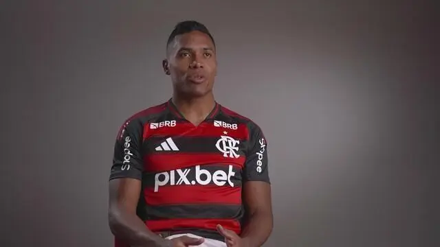 Alex Sandro: Mundial será "grande chance" para testar força do Flamengo contra europeus.