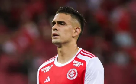 Borré menciona Internacional em projeção de jogos pela Colômbia: “Soluções táticas em campo”