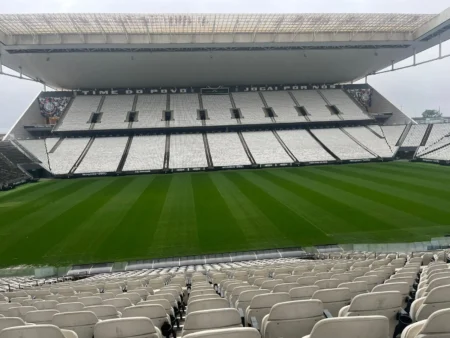 Corinthians busca gramado impecável para a final do Paulistão durante a Data Fifa