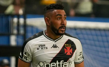 Futuro de Payet no Vasco: Sem espaço, reta final de contrato indefinida