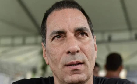 Edmundo critica contratações do Vasco para 2025: "Péssimas escolhas"