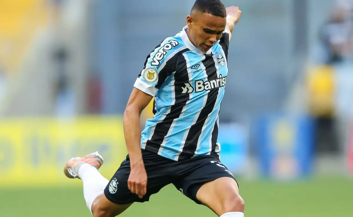 Vanderson, ex-Grêmio, Possível Titular do Brasil Contra a Colômbia