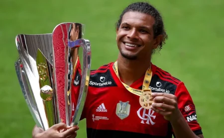 Santos Avança: Proposta por Juan Nardoni Inclui R$ 300 Mil e US$ 5 Milhões ao Racing