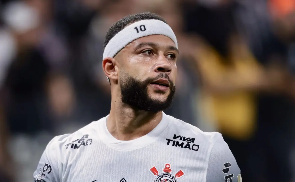 Depay em xeque: Desempenho em Holanda x Espanha gera críticas e menção ao Corinthians