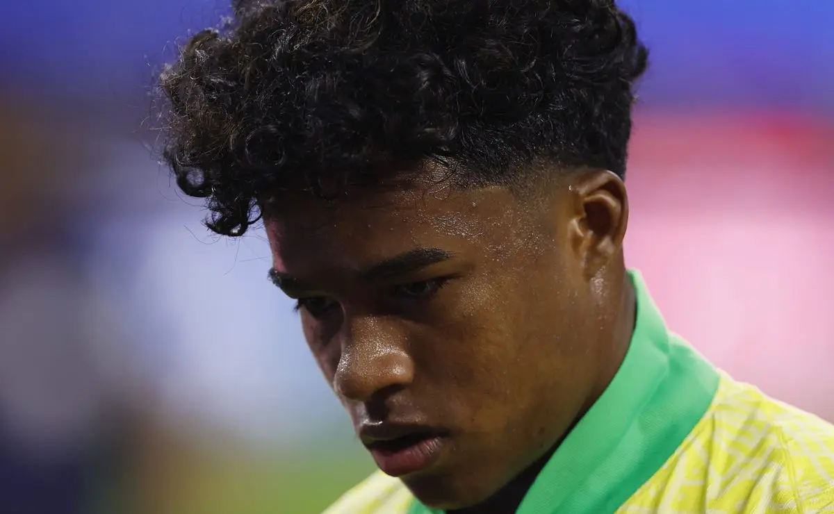 Deboche da torcida palmeirense sobre Dorival Jr. e Endrick: “Espanhol na Copa, só se naturalizar!”