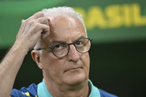 Dorival destaca vitória da Seleção e evolução constante.