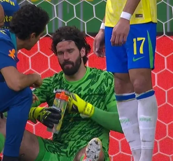 Situação de Alisson é normal, garante médico da Seleção