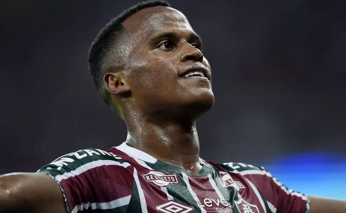 Arias Brilha em Amistoso: Destaque Colombiano Apesar da Derrota para o Brasil