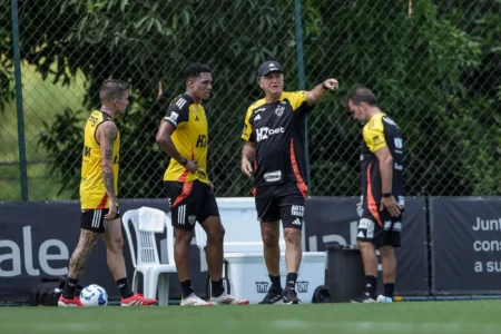Cuca analisa jogo-treino do Atlético-MG e projeta Hulk na estreia do Brasileirão