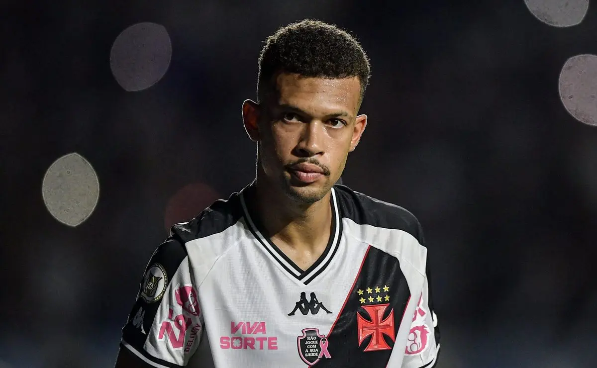 João Victor revela inspiração para duelo com Neymar na estreia do Vasco: "Pronto para o desafio"