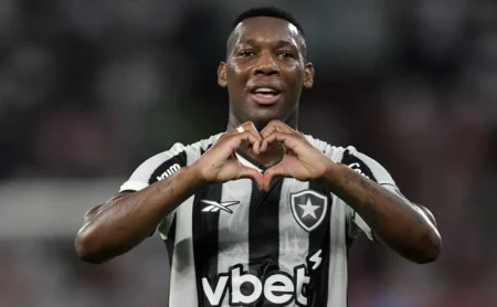 Patrick de Paula se destaca, e comentarista exalta volante em amistoso do Botafogo