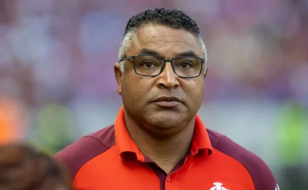 Alessandro Barcellos Inicia Negociações para Renovação com Roger Machado