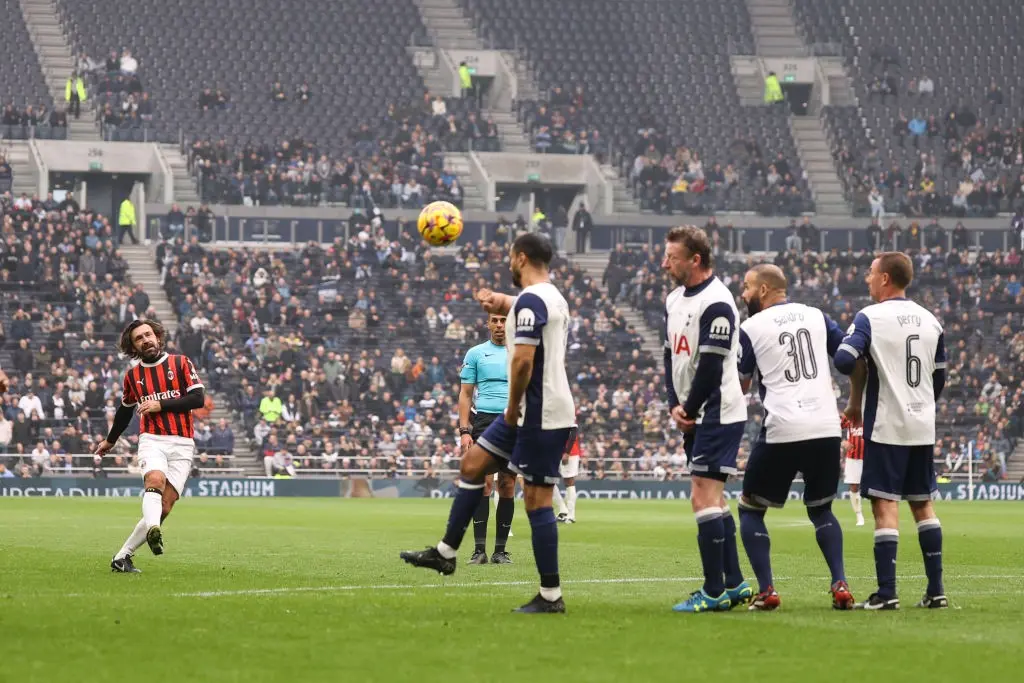 Pirlo Brilha e Converte Golaço em Amistoso de Lendas do Milan
