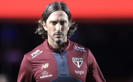 São Paulo: Zubeldía Avalia Múltiplas Opções para Meio-Campo