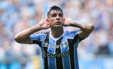 Cristaldo desperta interesse de campeão brasileiro e pode deixar o Grêmio
