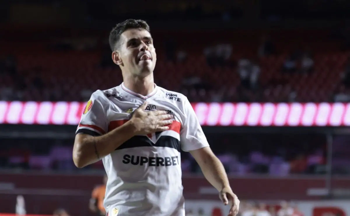 Oscar Busca Oportunidade na Seleção Brasileira sob Comando de Dorival Júnior