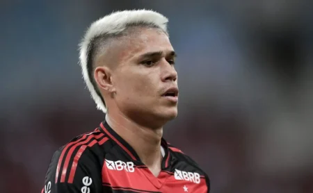 Luiz Araújo vira alvo de ironias da torcida do Flamengo na web: "Tá de brincadeira..."