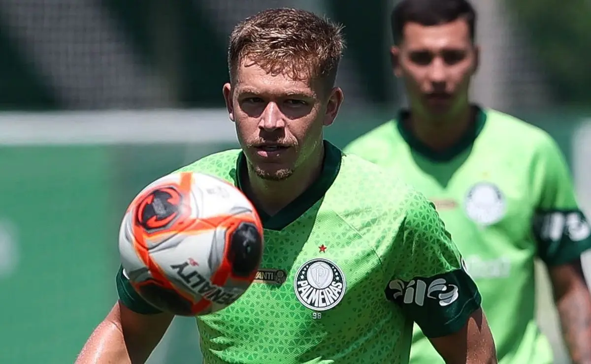Palmeiras: Bruno Fuchs liberado após DM atestar ausência de lesão para duelo com o Internacional