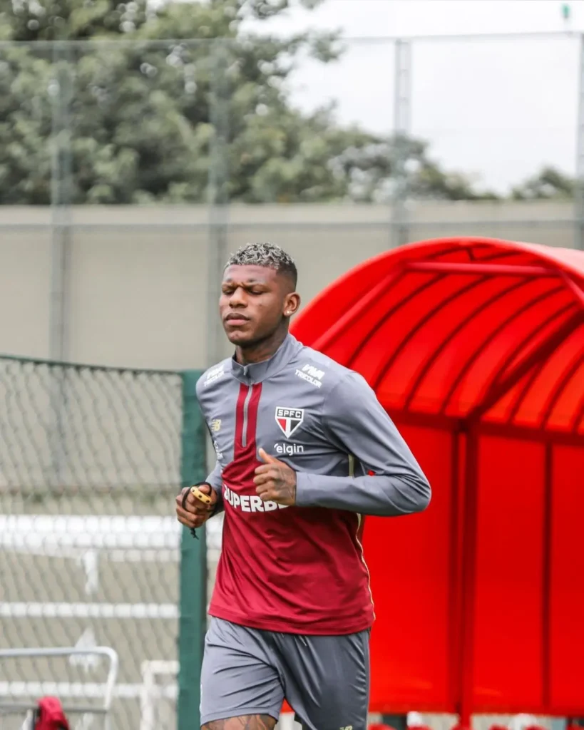 Arboleda Inicia Treinos no Gramado e Se Aproxima do Retorno ao São Paulo