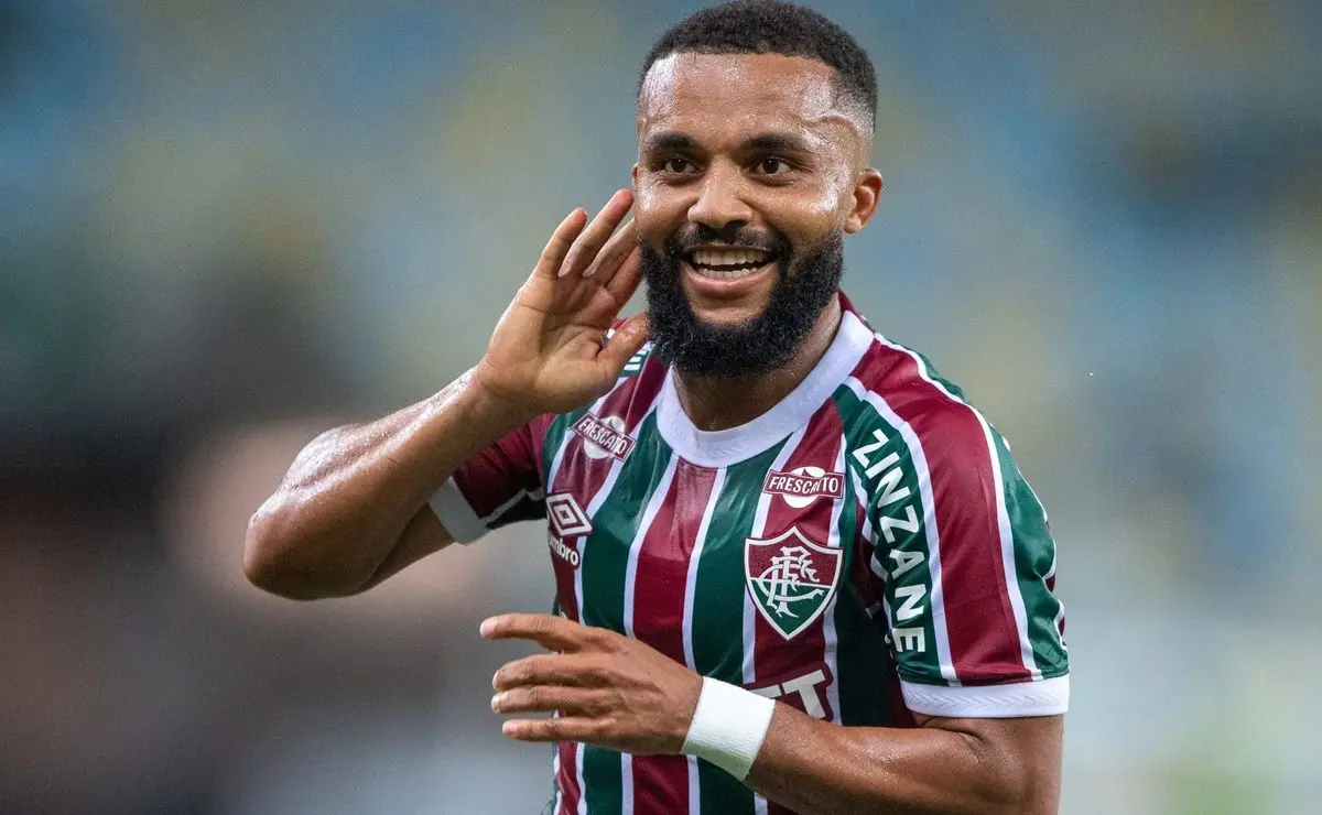 Samuel Xavier: Atuação de Gala no Fluminense Silencia Críticos com Estatísticas Notáveis