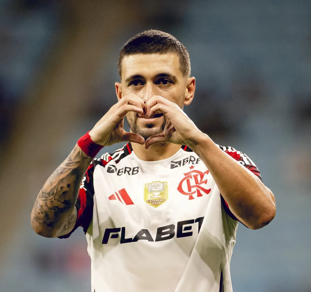 Arrascaeta atinge 50 gols contra os maiores clubes do Brasil pelo Flamengo
