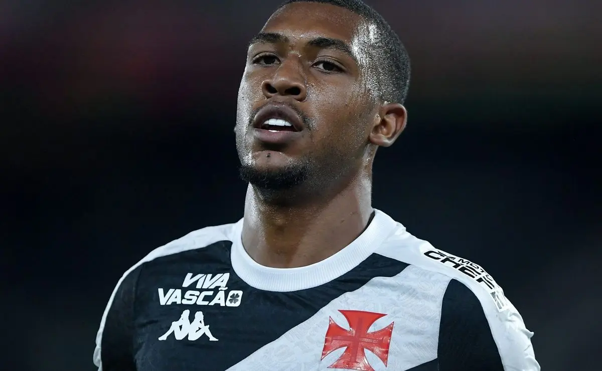 Vasco define futuro de Rayan, Puma Rodríguez, Léo Jardim e busca reforços com Marcelo Santana