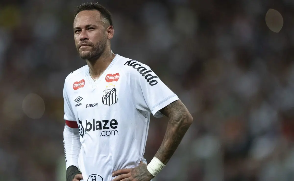 Jornal francês critica Neymar e cogita retorno ao Santos como "pesadelo"