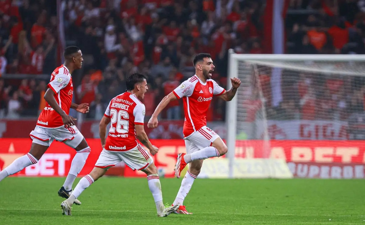 Internacional e Palmeiras: Jogo com Emoção e Gol de Rony no Final
