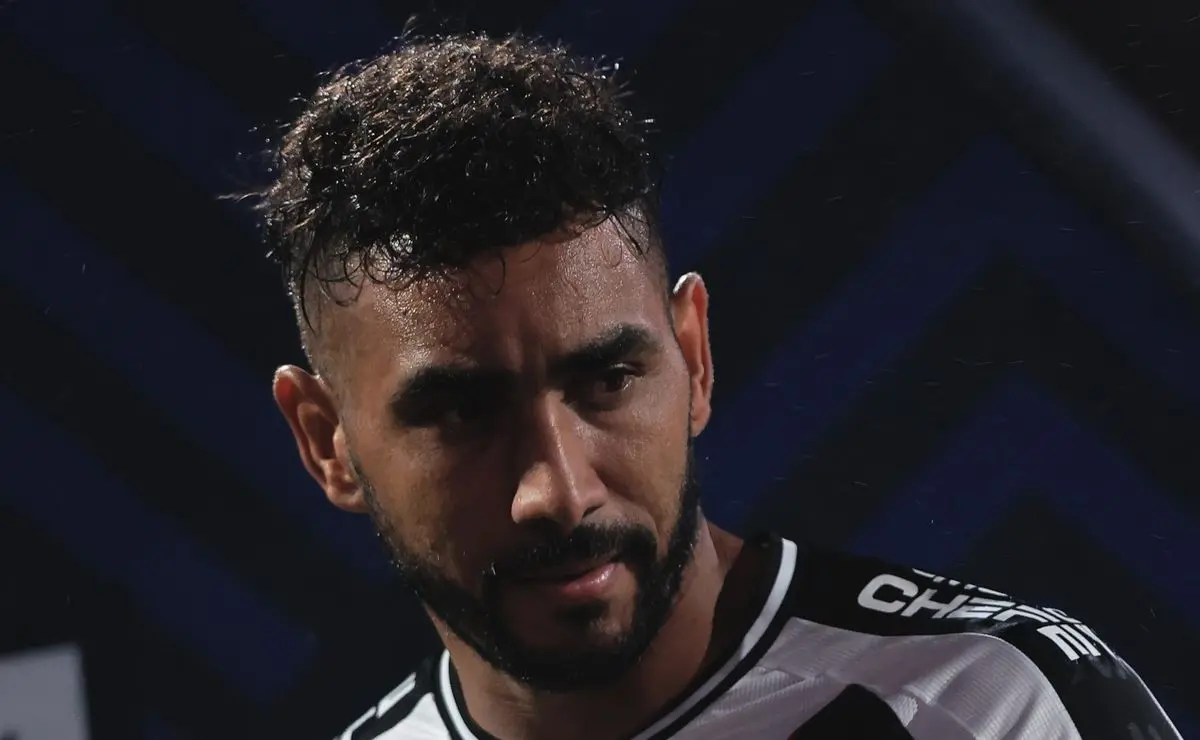 Payet Define Futuro e Deseja Continuar no Futebol Brasileiro Após Deixar o Vasco