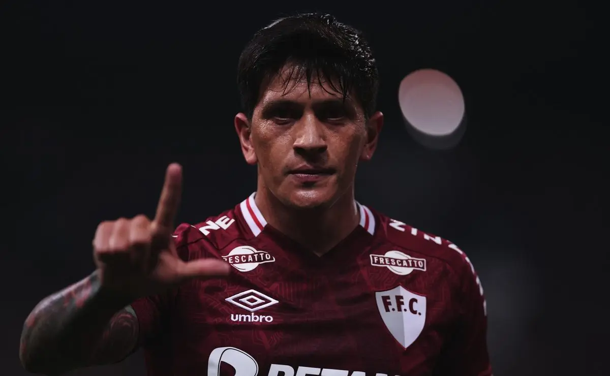 Cano Brilha em Vitória do Fluminense Contra o Corinthians