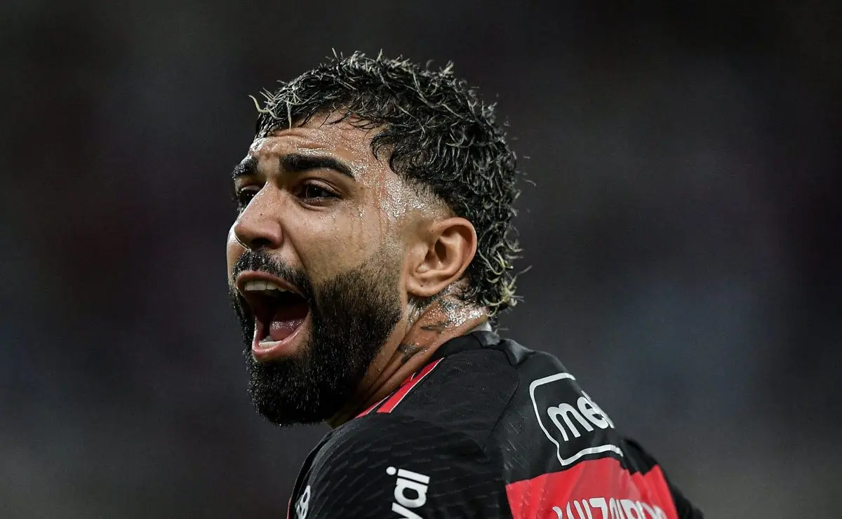 Gabigol rebate críticas após ausência no Cruzeiro: "Um beijo aos…"