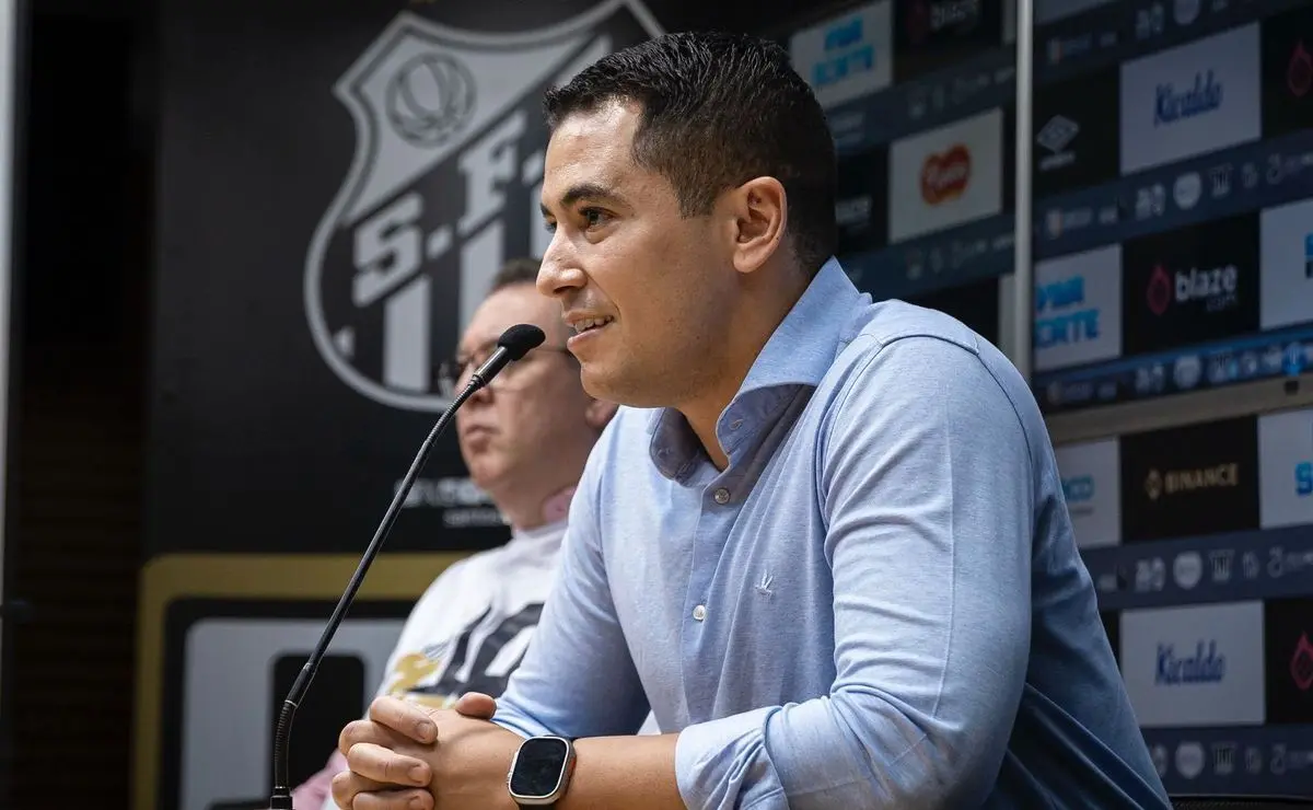Situação de Pedro Martins no Santos: risco de demissão antes do duelo com o Atlético-MG