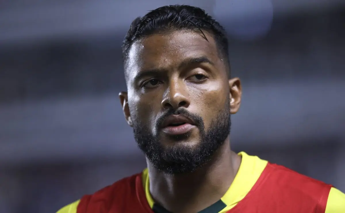 Reinaldo lamenta saída do Grêmio antes de reencontro no Brasileirão: “Podia ter ficado!”