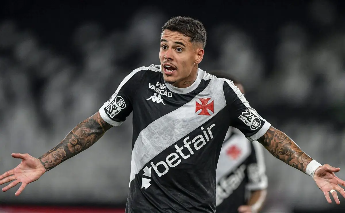 Vascaínos cobram reforços e pressionam diretoria após derrota no Brasileirão: "E os zagueiros?"
