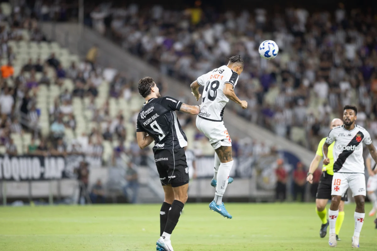 Vasco falha na defesa, sofre gols e registra números negativos no começo do Brasileirão