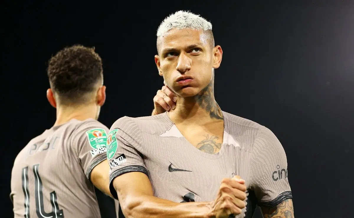 Pedrinho abre a carteira, e Vasco mira Richarlison, Balbuena e Brian Rodríguez, informa site