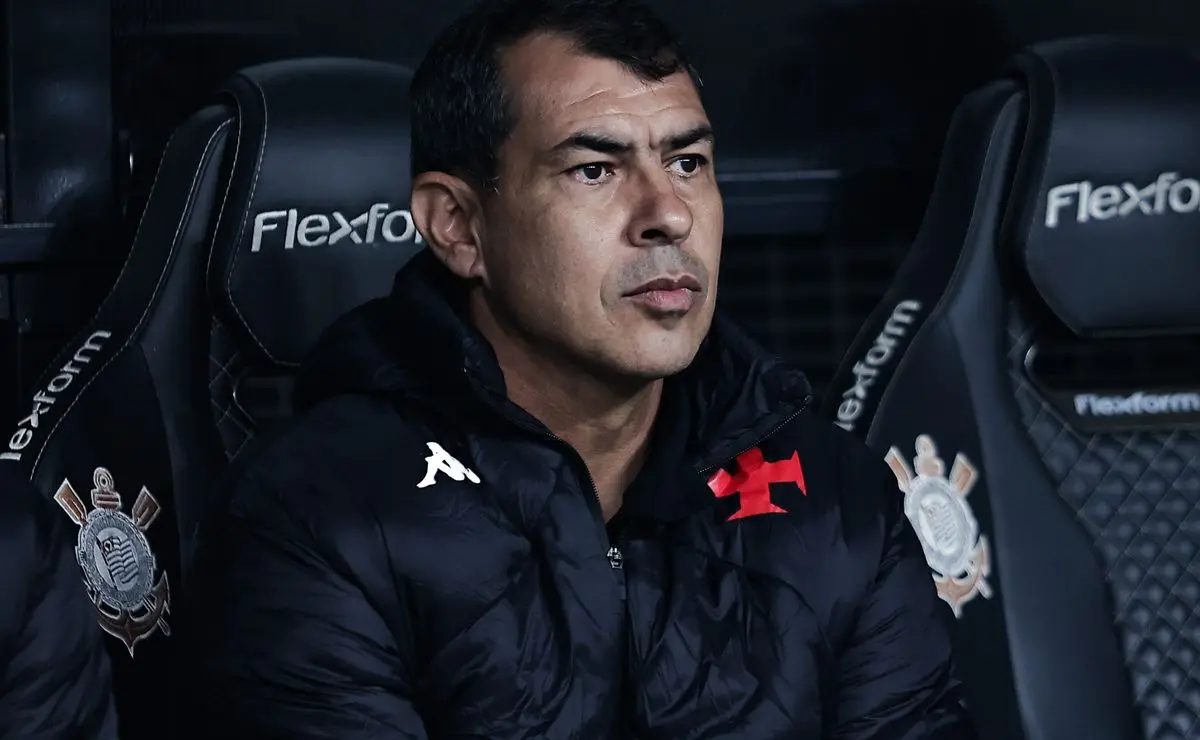 Pressão no Vasco aumenta: Clássico contra o Flamengo pode selar futuro de Carille
