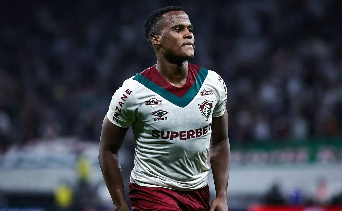 Arias supera má fase nas penalidades e volta a ser decisivo no Fluminense