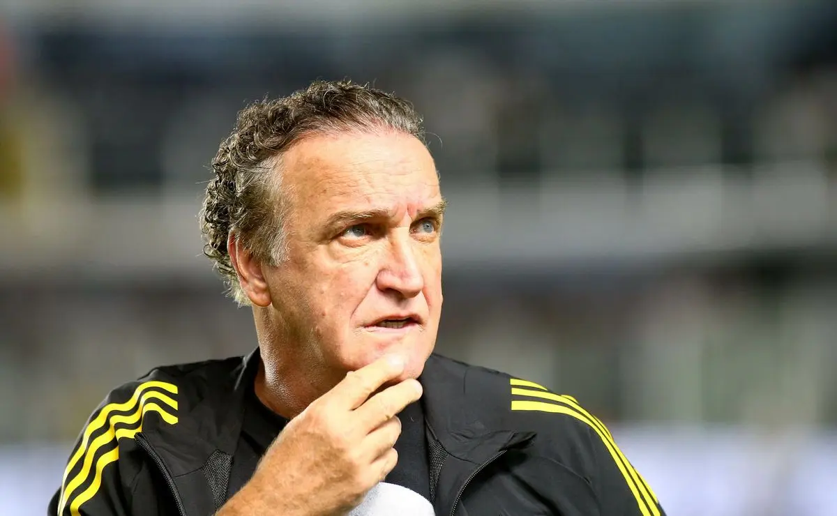 Atlético-MG: Cuca solicita e SAF buscará contratação de Jair, volante do Vasco, em julho