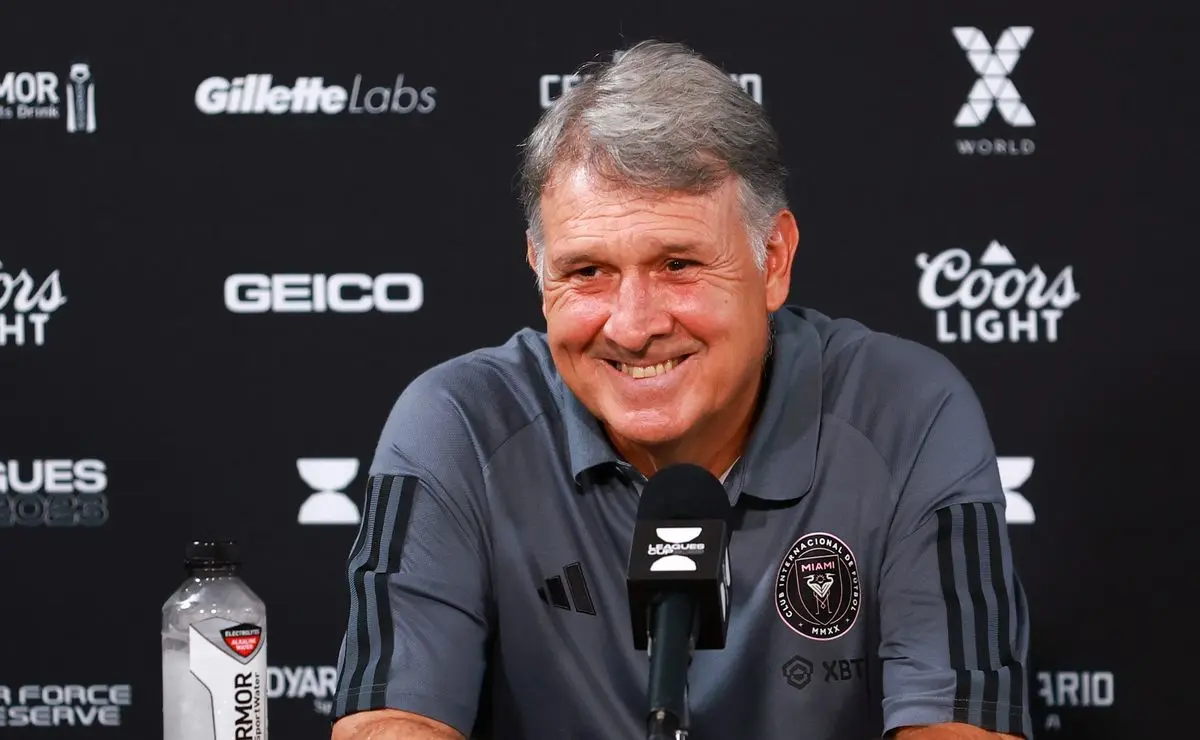 Martino Exige Salário Elevado, e Santos Recusa Negociação, Decide Teixeira