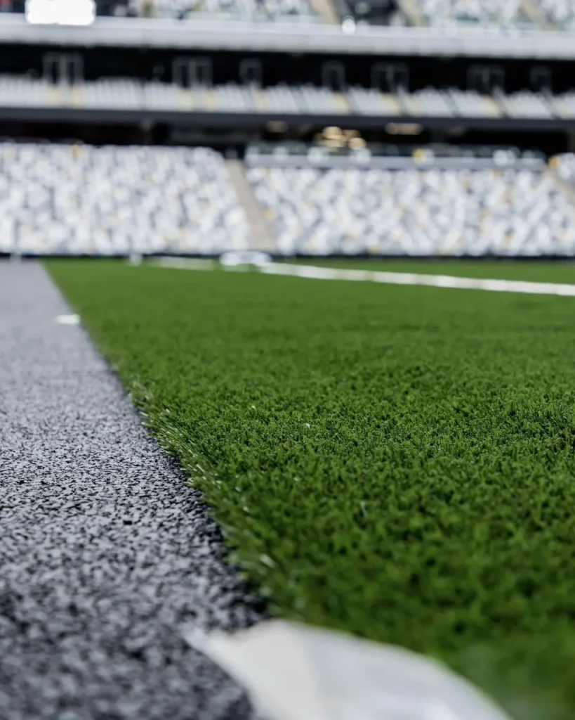Atlético-MG: gramado sintético da Arena MRV em fase de instalação; confira as fotos