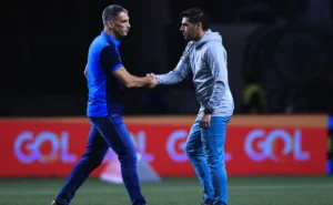 Abel Ferreira Busca Superar Desafio Contra Vojvoda em Confronto Palmeiras e Fortaleza