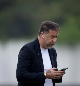 Corinthians: Déficit de R$ 181,7 milhões em 2024, dívida atinge R$ 2,5 bilhões e auditoria alerta